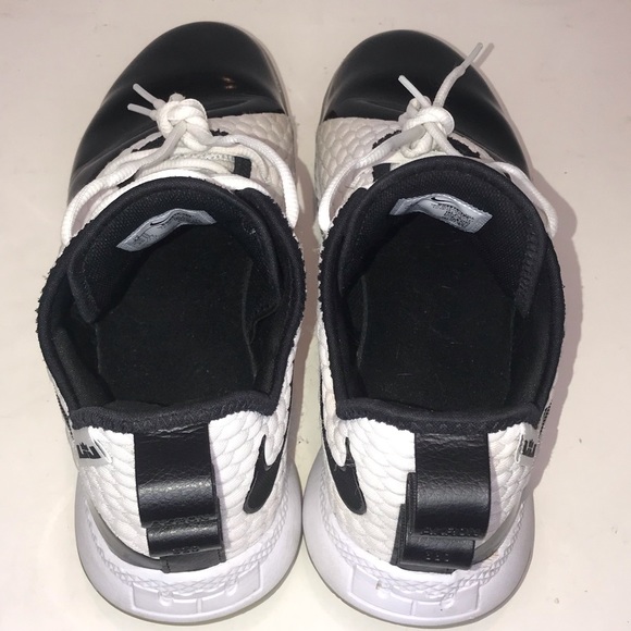 Lebron Witness III Nike B&W black/white Men's Sz 11 - Picture 6 of 16